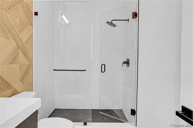 Building Photo - 1491 S York St