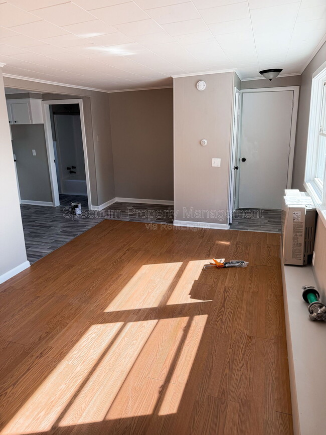 Building Photo - 88 Elm St