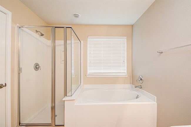 Building Photo - 23 Fairlee Ct