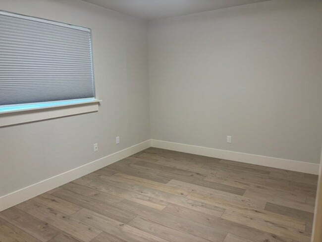 Building Photo - Duplex in Post Falls