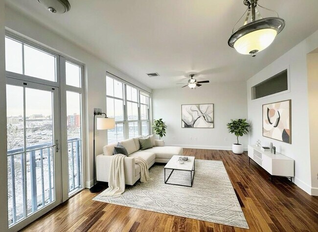 Building Photo - 55 Mallory Ave