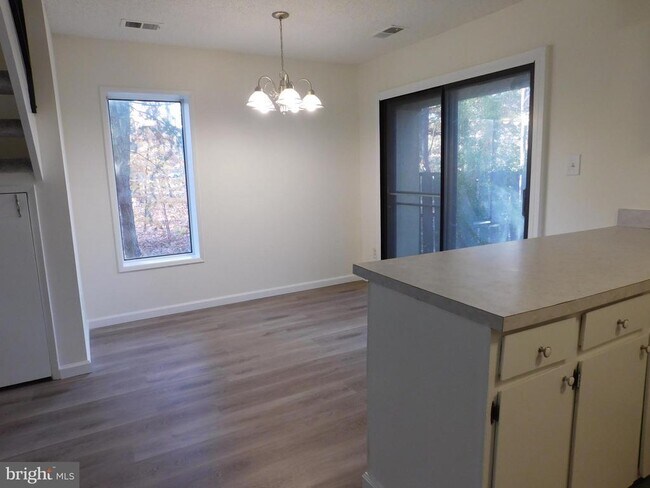 Building Photo - 2130 Cartwright Pl