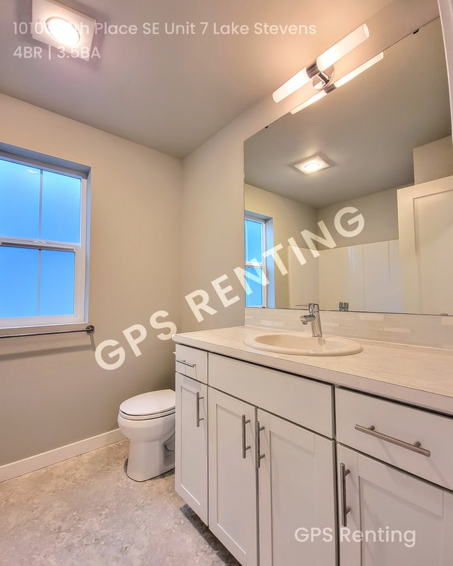 Building Photo - Beautiful 4bed 3.5 bath at Roxburghe in La...