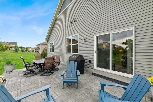 Building Photo - 9337 Bridle Way