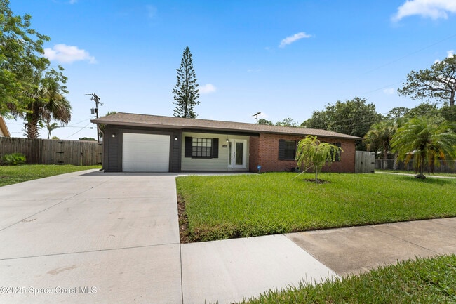 Primary Photo - 1066 El Camino Dr