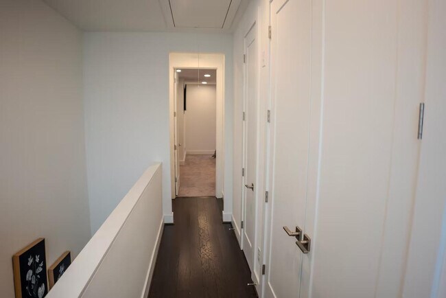 Building Photo - 1680 Memorial Dr SE