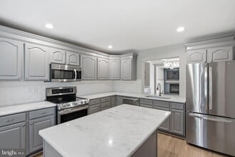 Building Photo - 12087 Edgemere Cir