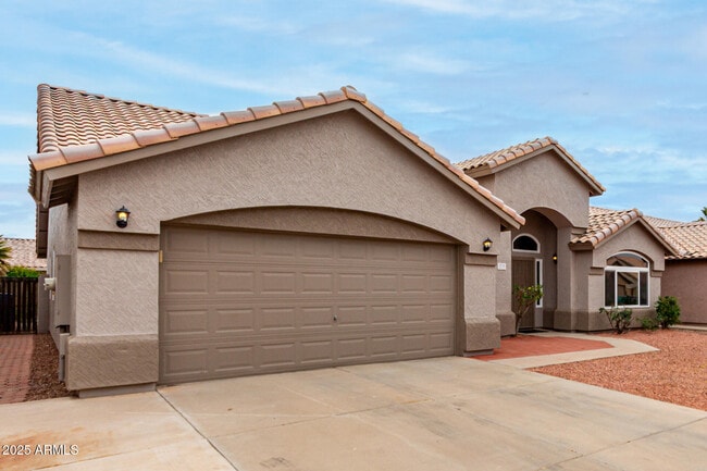 Building Photo - 2319 E San Tan Dr