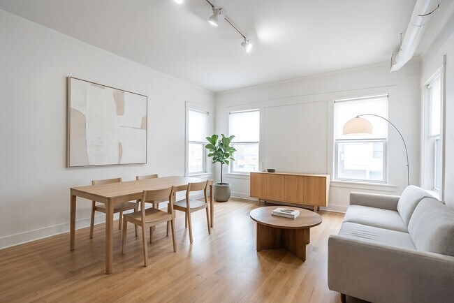 Building Photo - 4810 W Strong St