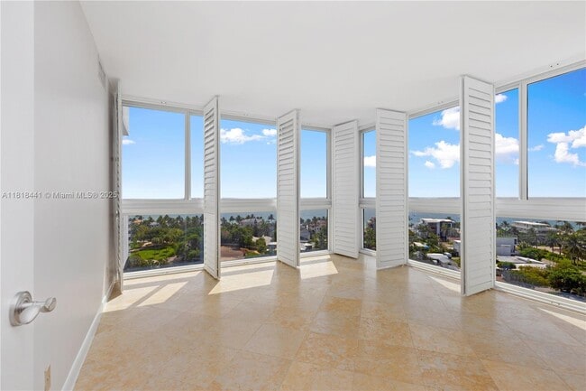 Building Photo - 2715 N Ocean Blvd