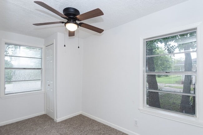 Building Photo - 2425 Fayle St