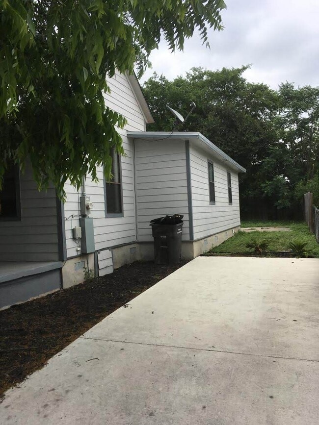 parking space - 126 Cactus St