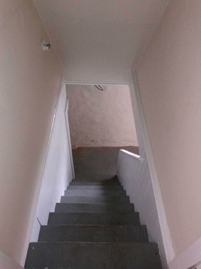 Building Photo - Renovated 1 BD +home office/child's room House with Upgrades