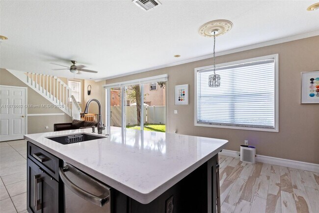 Building Photo - 15816 SW 48th Manor