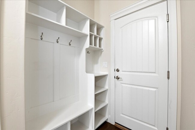 Building Photo - Single Story-3 Bedroom 2 Bathroom Home in a 55+ Community
