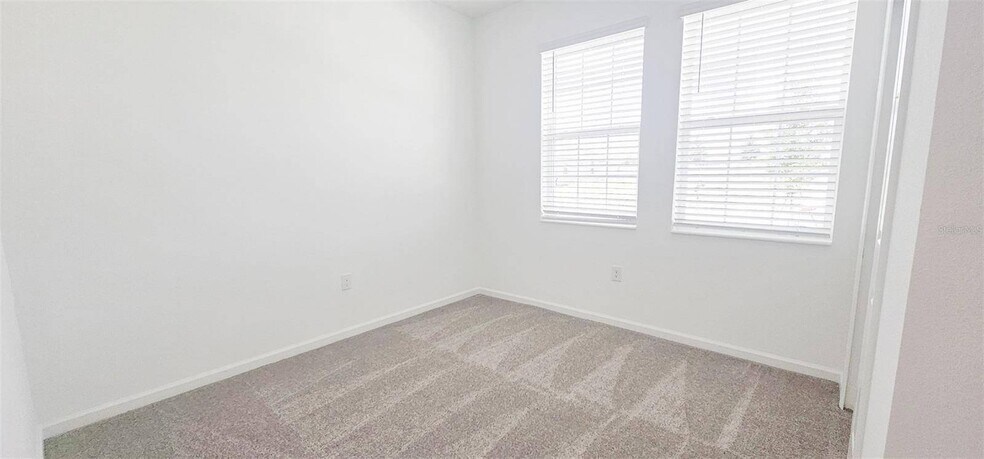 Building Photo - 429 Silver Palm Dr