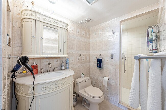 Building Photo - 3851 Boardwalk