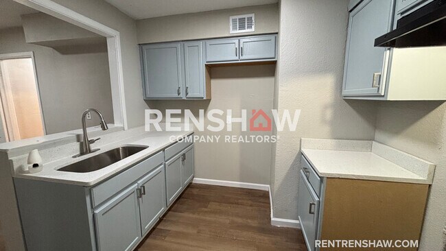 Building Photo - 1911 Quinn Ave