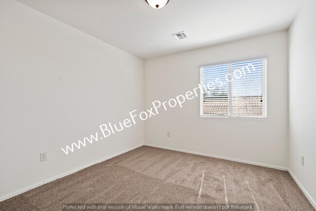Building Photo - 8784 N Western Red Cedar Dr