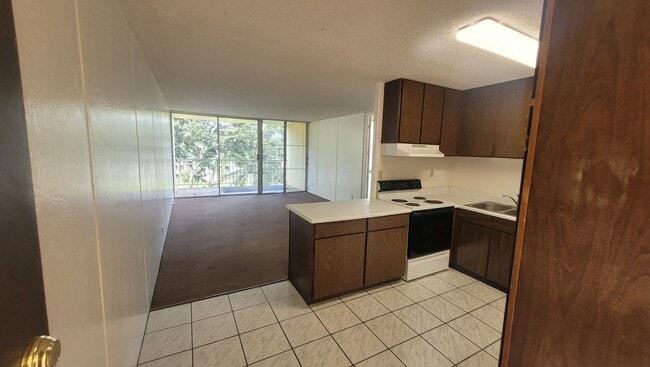 Building Photo - Newly Upgraded Spacious 1 Bedroom Apartment in the Ridgecrest Complex.