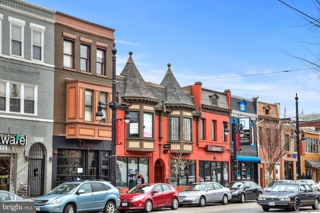 Building Photo - 638 G St NE