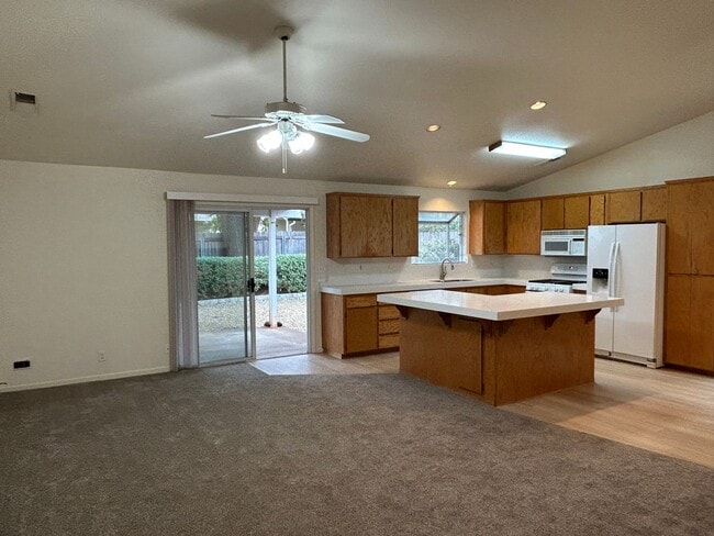 Building Photo - MOVE IN SPECIAL...$500 OFF OF THE 1ST MONT...