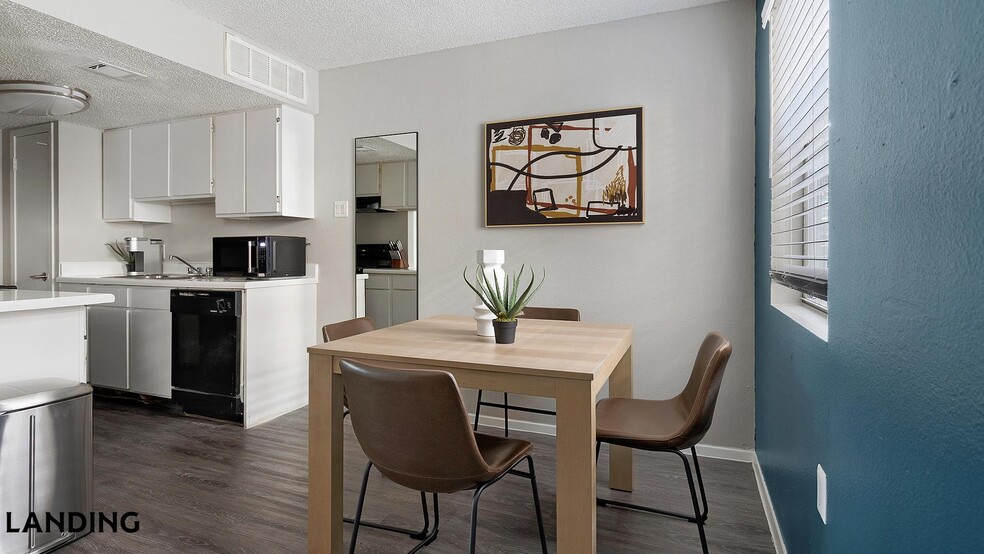 Building Photo - 130 Camino De Oro