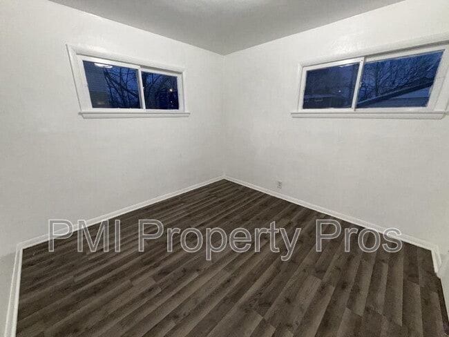 Building Photo - 5656 N 61st St