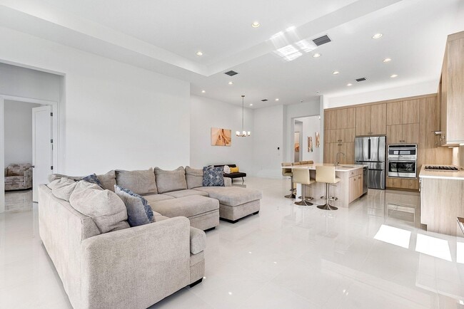 Building Photo - 8330 Essex Country Clb Dr