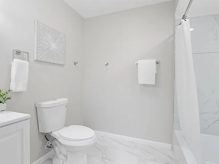 Building Photo - 12 Saint James Ave