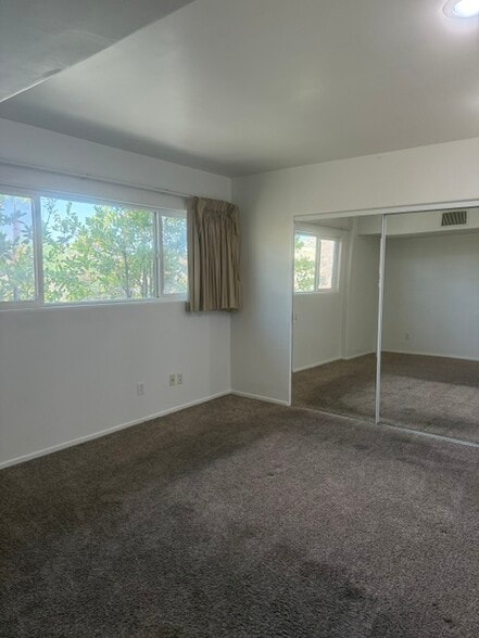 Building Photo - 39905 Estates Rd