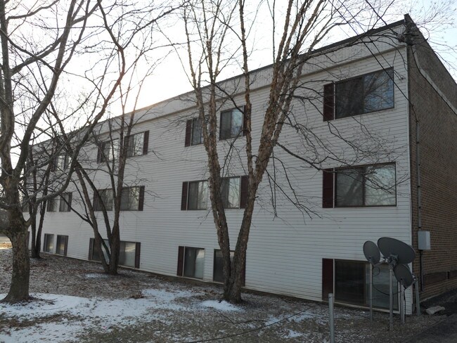 Building Photo - Barrow Street Apartments