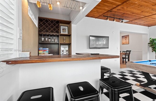 Building Photo - 1636 Arthur St