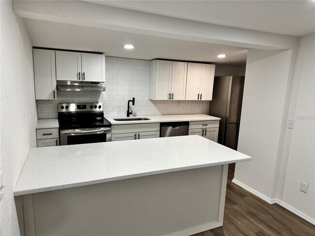 Building Photo - 38839 Miller Ave