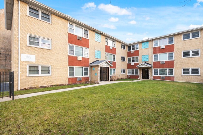 Interior Photo - 3939-41 W 63rd St. Chicago IL