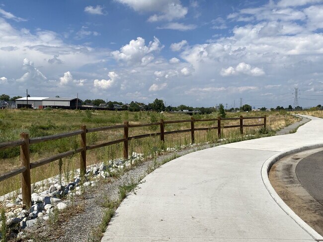 Building Photo - **Move in Specials, $$ off rent!* *Beautifully remodeled townhome near Cherry Creek Trail!