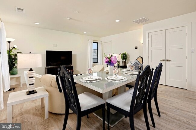 Building Photo - 23443 Dover Rd