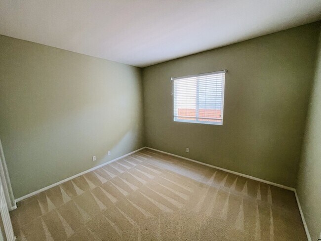 Building Photo - 30962 Crystalaire Dr