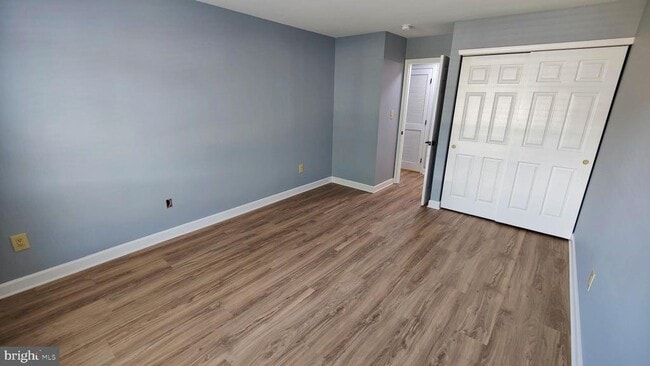 Building Photo - 151 Steeplechase Ct