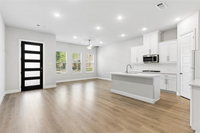 Building Photo - 4701 Piedras Lanzar Dr