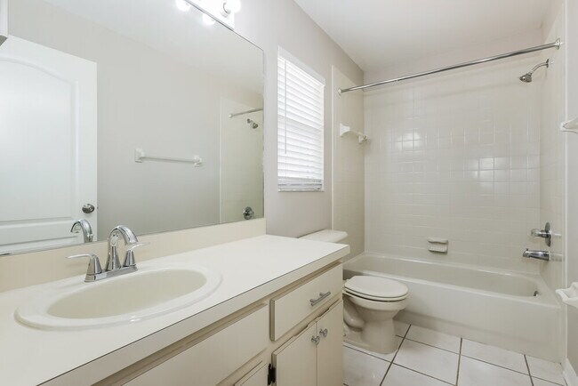 Building Photo - 839 Greenbelt Cir