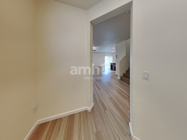 Building Photo - 1221 W 17th Ave