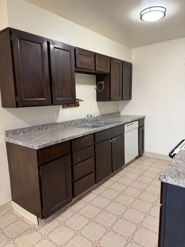 Building Photo - 2-bedroom duplex