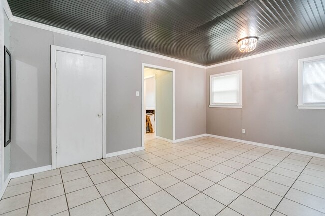 Building Photo - NOW AVAILABLE - Santa Rita Charmer w/ Deta...