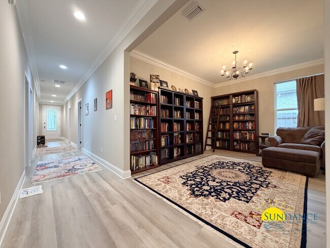 Building Photo - Stunning Shalimar 4 Bedroom / 3 Full Bathroom Home with Solar Energy Efficiency!