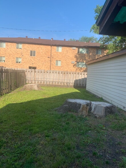 Building Photo - 720 12th St N