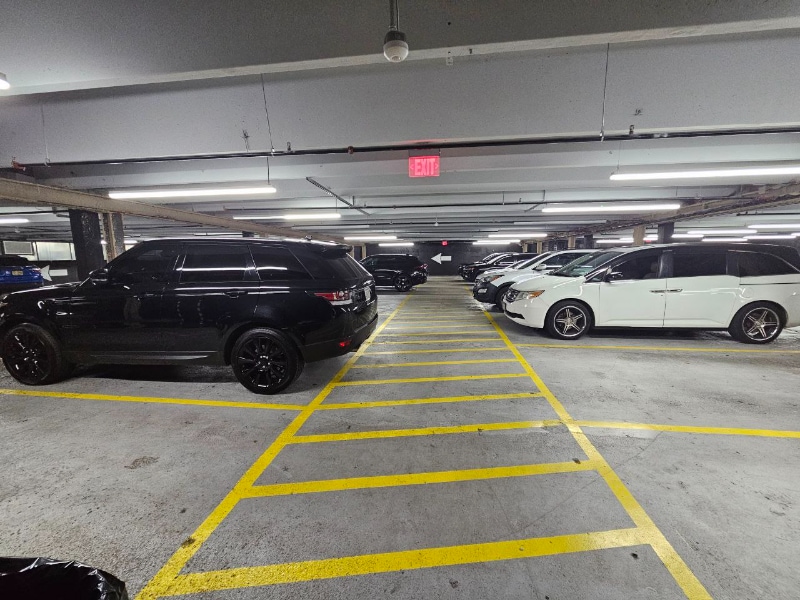 Building Photo - 715 Park Ave