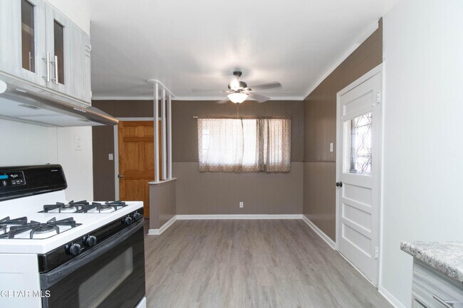 Building Photo - 321 Walsh Ln