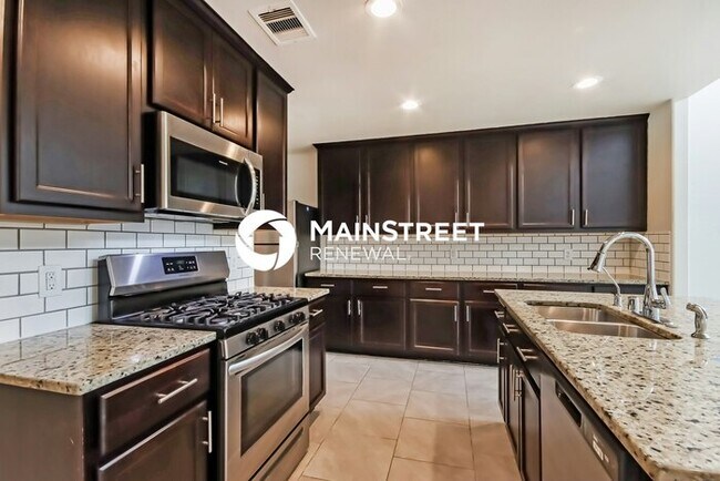 Building Photo - 4 Bedroom Pet-Friendly Home in ROSHARON, TX with Main Street Renewal