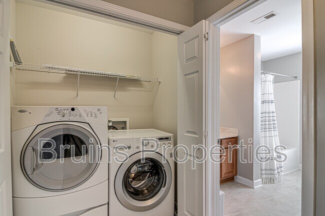 Building Photo - 4612 Dry Creek Ct